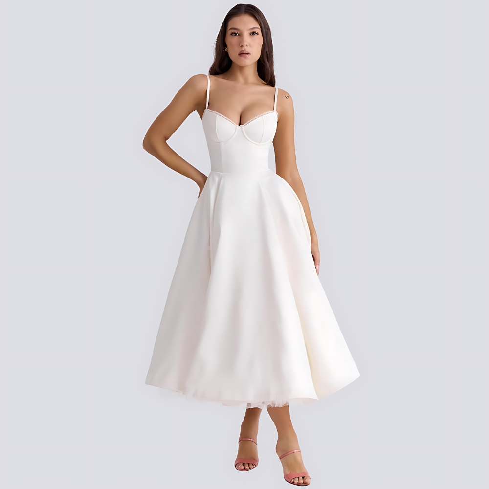 Karolina | Robe Longue Romantique aux Détails Élégants