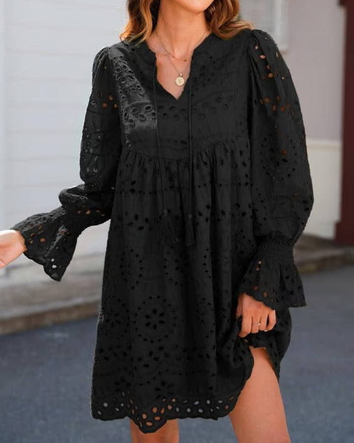 Liliane | Robe Courte en Dentelle à Charme Intemporel