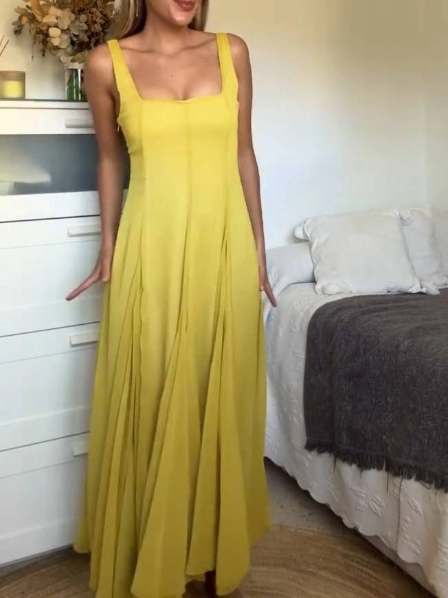 Robe Longue Élégante avec Décolleté Carré et Bretelles