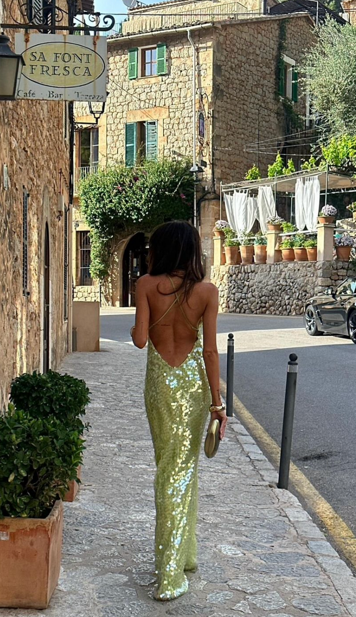 Lacey : Robe Éblouissante en Sequins
