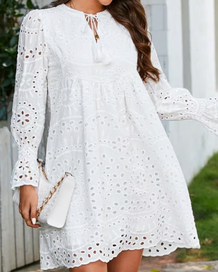 Liliane | Robe Courte en Dentelle à Charme Intemporel