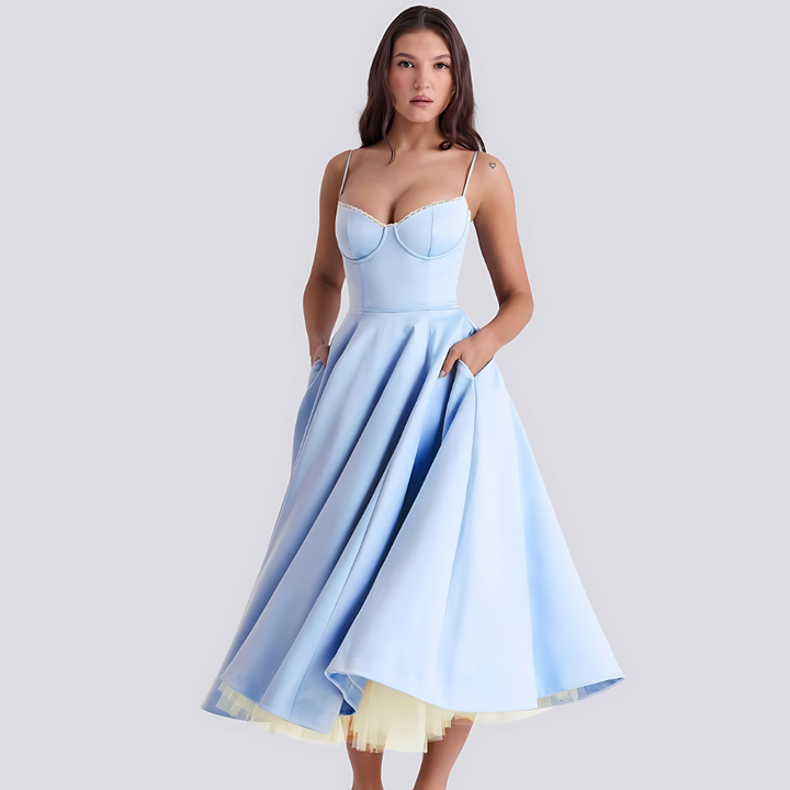 Karolina | Robe Longue Romantique aux Détails Élégants