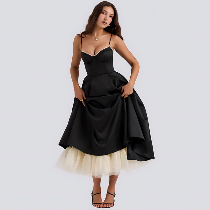Karolina | Robe Longue Romantique aux Détails Élégants
