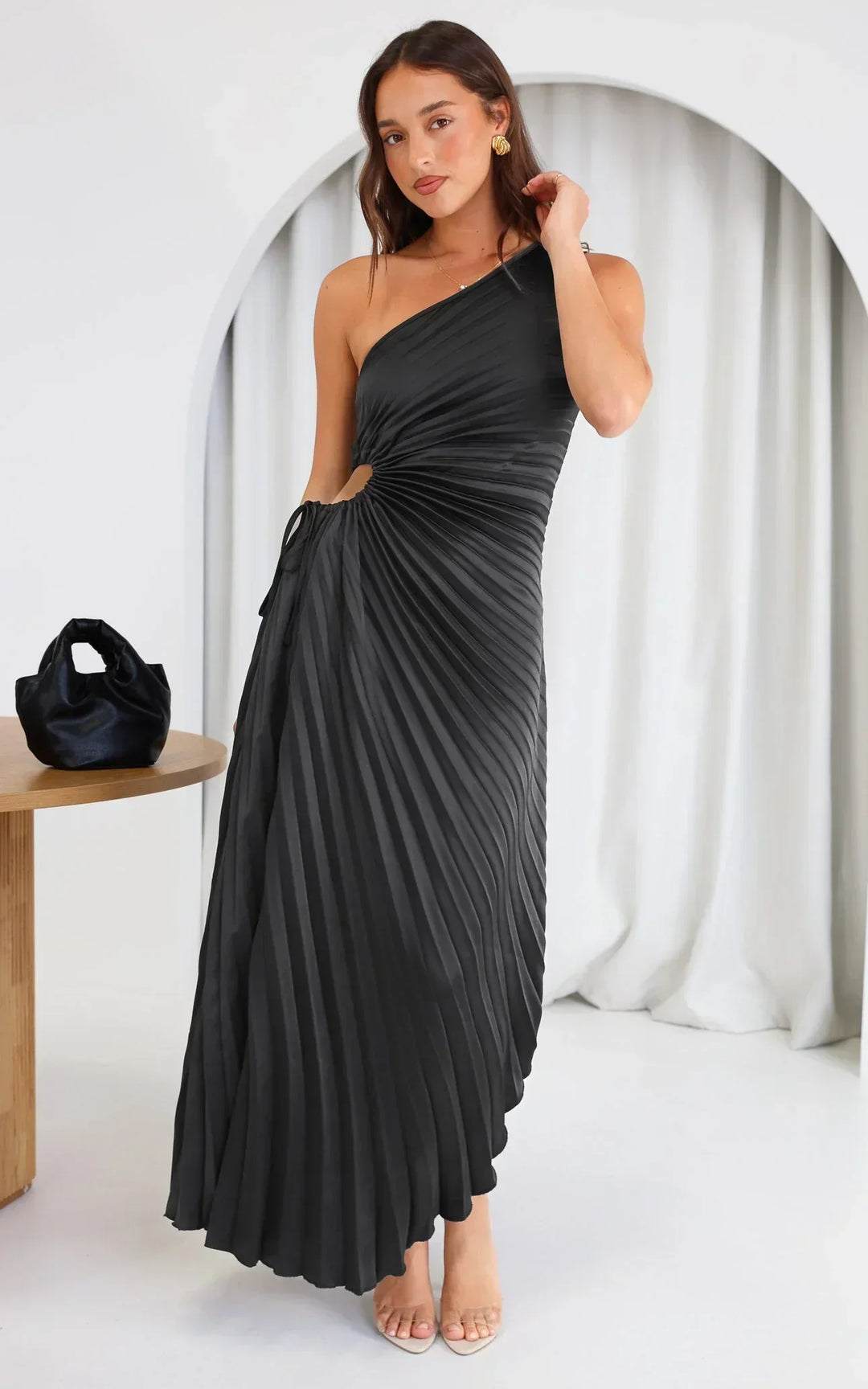 Billy Joan | Robe midi plissée à une épaule
