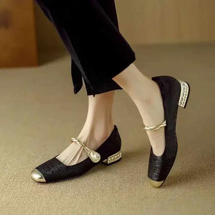 Melisa – Sandales stylées avec broderie et réglage
