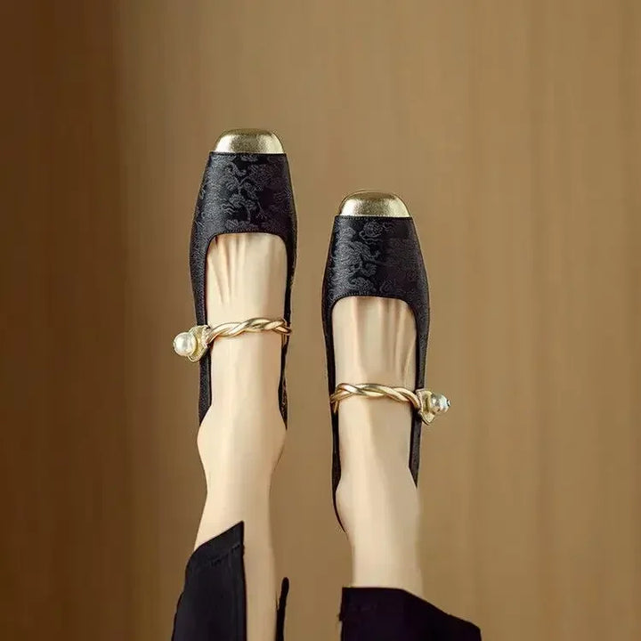 Melisa – Sandales stylées avec broderie et réglage