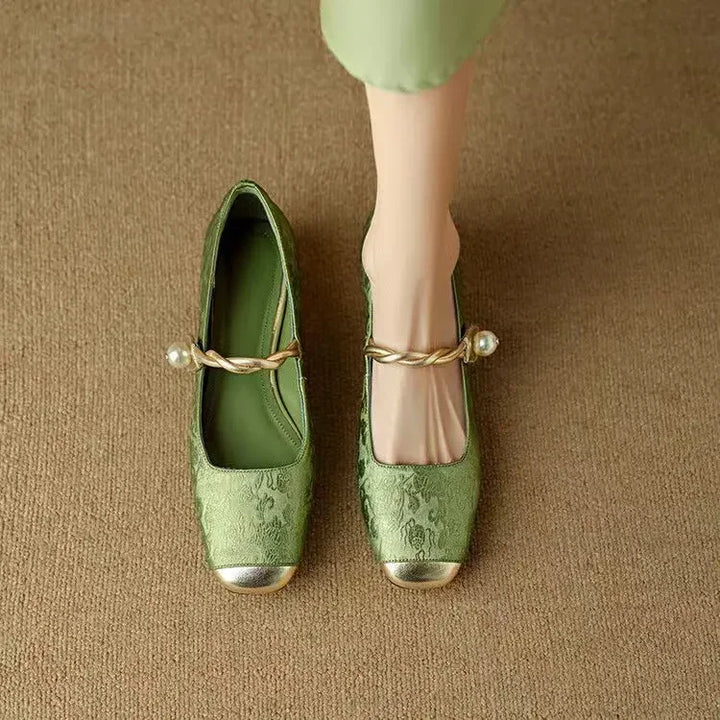 Melisa – Sandales stylées avec broderie et réglage