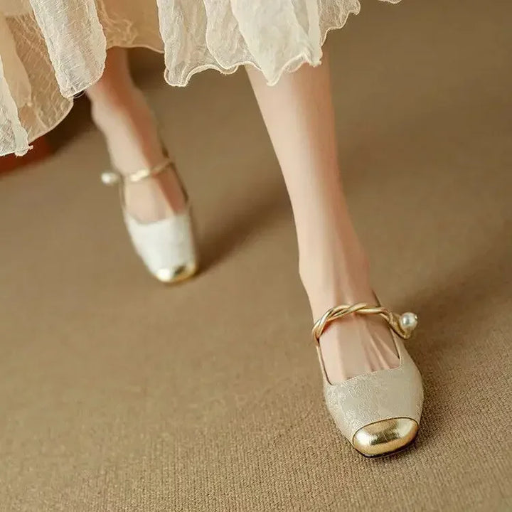 Melisa – Sandales stylées avec broderie et réglage