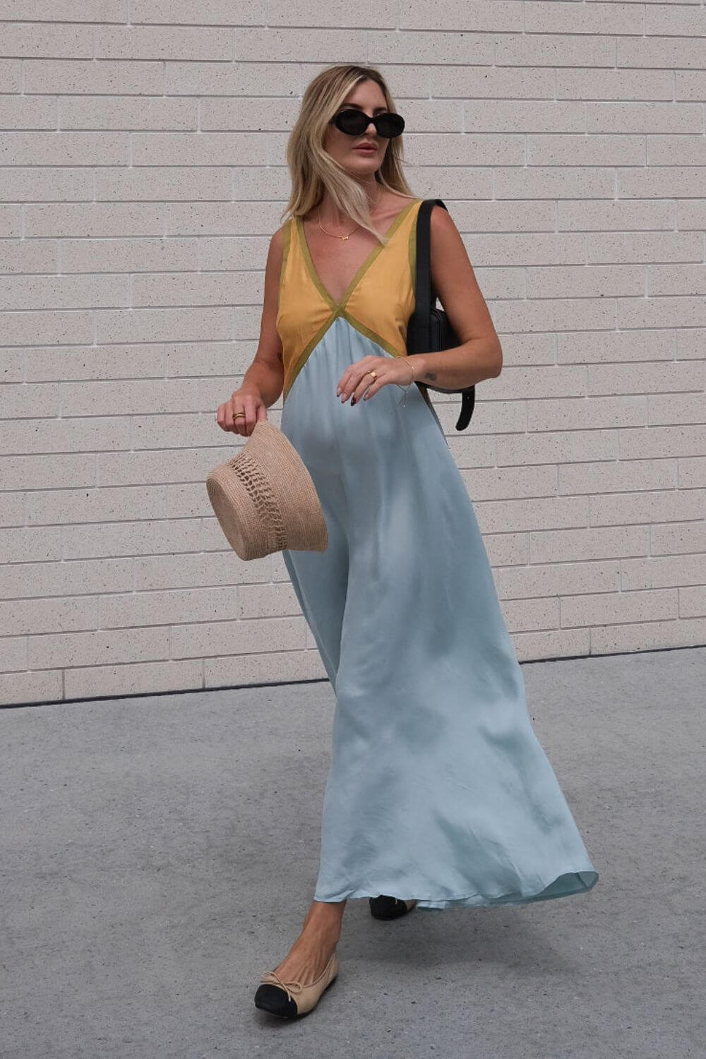 Agate | Robe Midi avec Décolleté en V effet Suédine