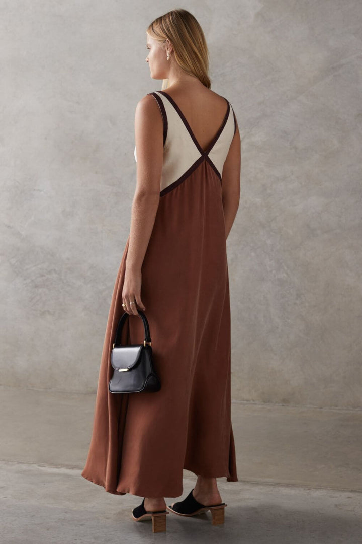 Agate | Robe Midi avec Décolleté en V effet Suédine